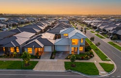 16 Montagna Drive, Clyde, Vic 3978