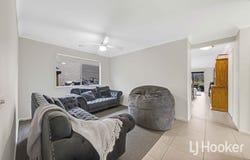 4 Hart Crescent, Brookfield, Vic 3338