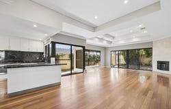 394A Hamilton Road, Lake Coogee, WA 6166