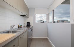 410/14 Honeysuckle Drive, Newcastle, NSW 2300