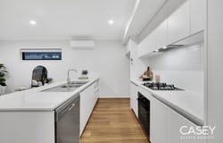 10 Seve Walk, Clyde North, Vic 3978