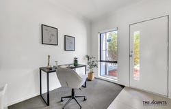 61 Chessington Drive, Williams Landing, Vic 3027