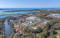 16 William Avenue, Yamba, NSW 2464