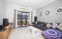 2/18 Kingsbury Rd, Joondalup, WA 6027