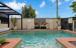 2/9-15 Donkin Street, Scarborough, Qld 4020