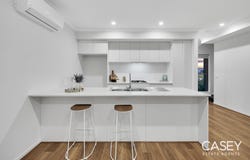 10 Seve Walk, Clyde North, Vic 3978
