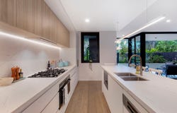 2/25 Woodroffe Avenue, Main Beach, Qld 4217