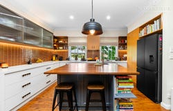 82 Brooklyn Drive, Bourkelands, NSW 2650
