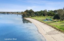 11 Beach Parade, Canton Beach, NSW 2263