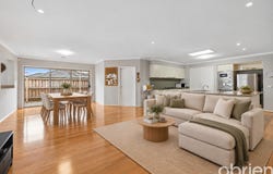 42 Yorkshire Drive, Cranbourne North, Vic 3977