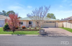 18 Gungurru Close, Calala, NSW 2340