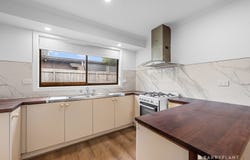 17 Rosina Drive, Melton, Vic 3337