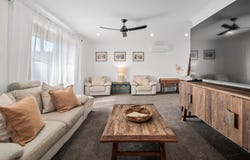 55 Reginald Avenue, Arana Hills, Qld 4054