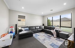 17 Grand Junction Drive, Miners Rest, Vic 3352