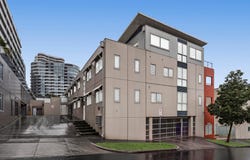 11/4 Saltriver Place, Footscray, Vic 3011