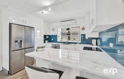 1&2/32 Finch Street, Slade Point, Qld 4740