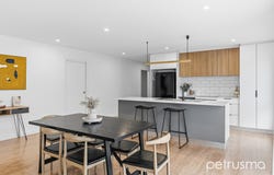 17 Eleni Avenue, Kingston, Tas 7050