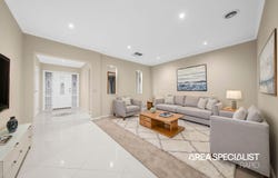 4 Eucumbene Drive, Berwick, Vic 3806