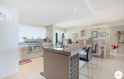 5/2 Eshelby Drive, Cannonvale, Qld 4802