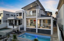 33 Harbourvue Court, Helensvale, Qld 4212