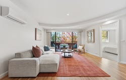 10/2 Eldridge Crescent, Garran, ACT 2605