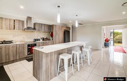 18 Gutt Road, Regency Downs, Qld 4341