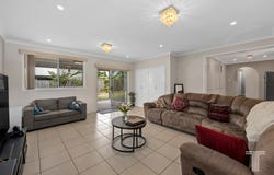 4 Leru Street, Mansfield, Qld 4122