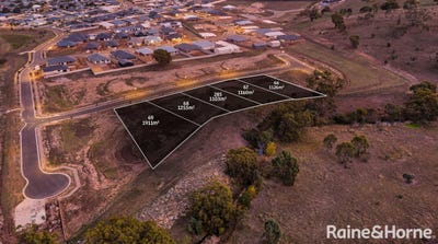 /international/au/a67-saunders-court-strathalbyn-sa-204503332/