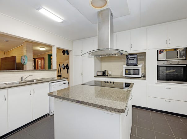 3 Miles Avenue, Kelso, Qld 4815