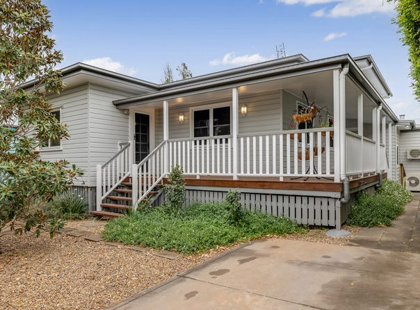 13 Pitt Street, East Toowoomba, Qld 4350