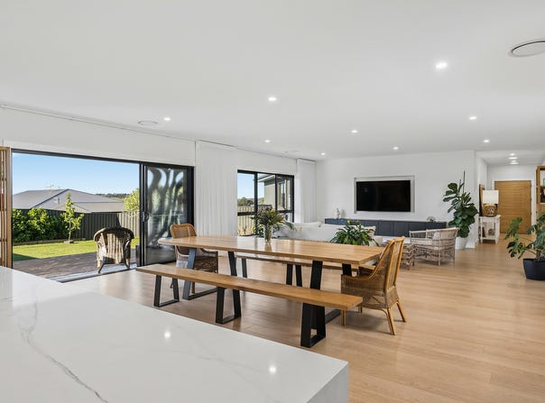 21 Parklands Way, Orange, NSW 2800