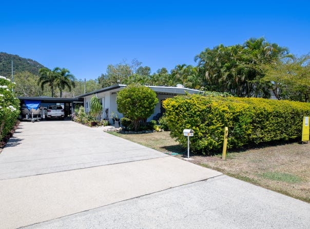 208 Shute Harbour Road, Cannonvale, Qld 4802