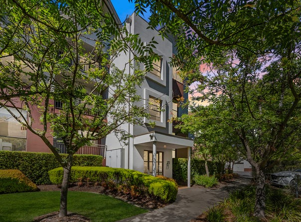 10/2 Eldridge Crescent, Garran, ACT 2605