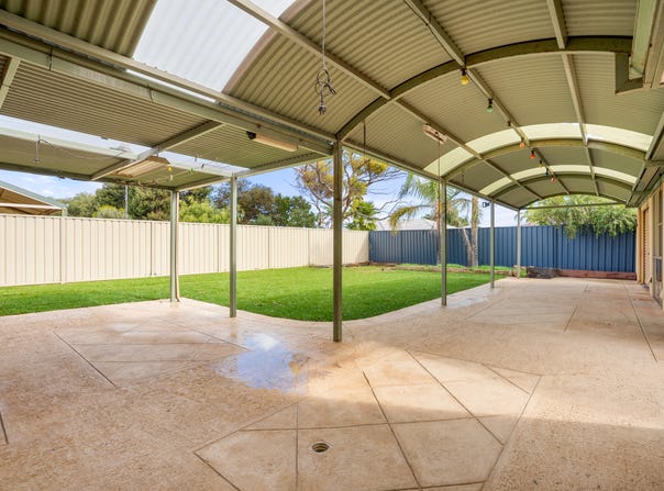 5 Lisbon Place, Warnbro, WA 6169