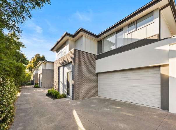 2/105 Forest Street, Lake Wendouree, Vic 3350
