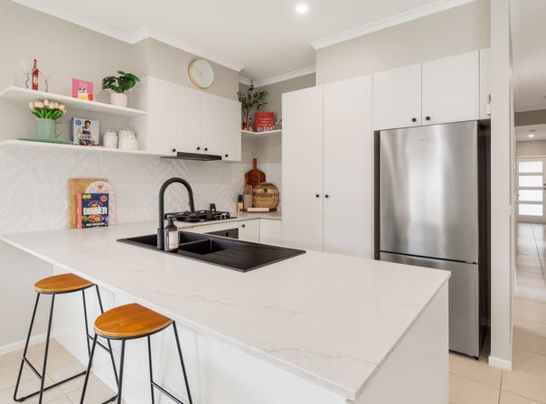 61 Mareeba Way, Craigieburn, Vic 3064