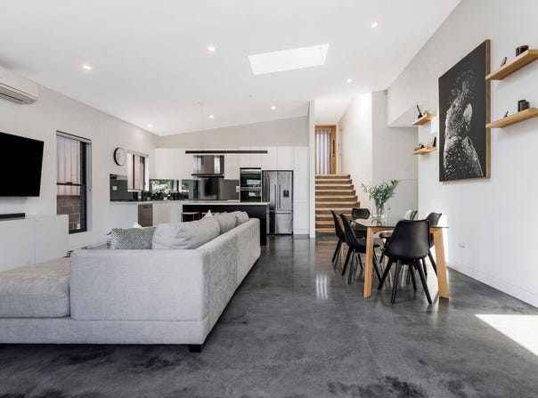 10 Shellharbour Road, Primbee, NSW 2502
