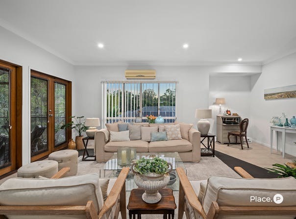 70 Corvus Drive, Cashmere, Qld 4500