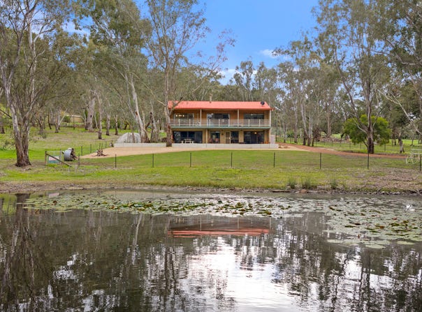 105 Old Dry Creek Road, Bonnie Doon, Vic 3720