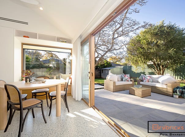 6 Carrington St, Deakin, ACT 2600