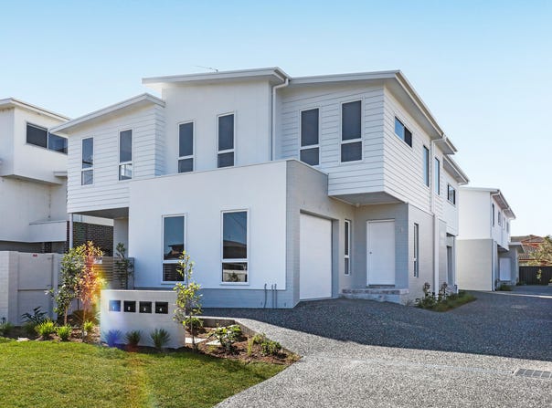 1/2 Addison Avenue, Lake Illawarra, NSW 2528