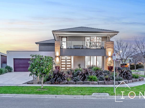5 Blackhazel Crescent, Clyde North, Vic 3978