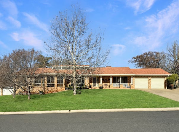 64 Back Creek Road, Young, NSW 2594