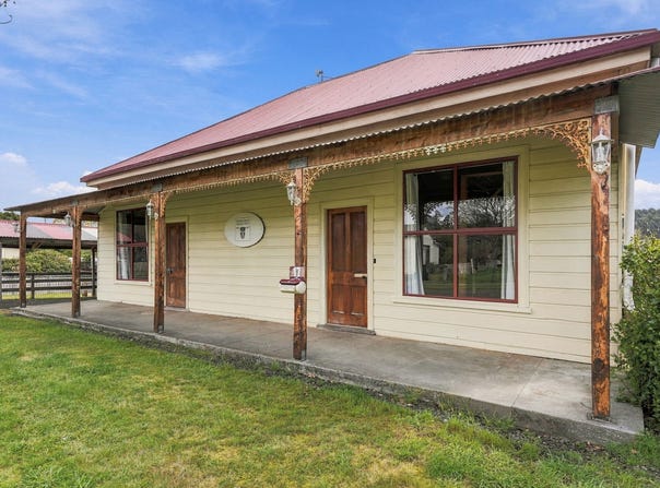 17 Stoke Street, Branxholm, Tas 7261