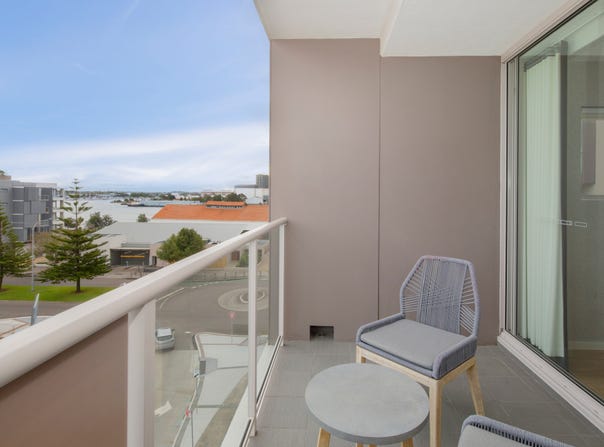 410/14 Honeysuckle Drive, Newcastle, NSW 2300