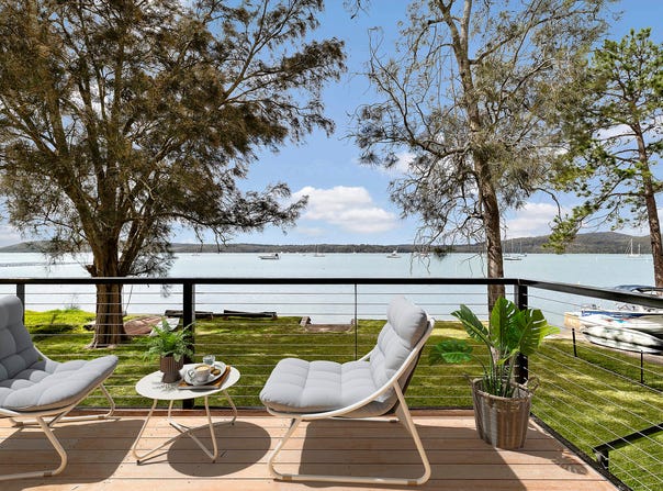 18 Cove Boulevard, North Arm Cove, NSW 2324