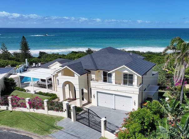 3 Sapphire Crescent, Sapphire Beach, NSW 2450
