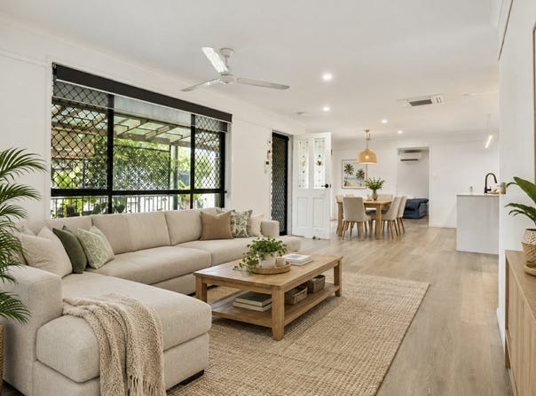 1 Saffron Close, Holloways Beach, Qld 4878