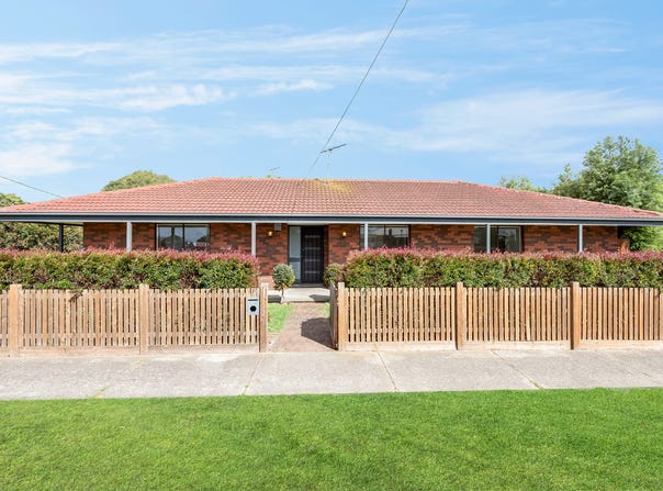 7 Fellmongers Road, Breakwater, Vic 3219