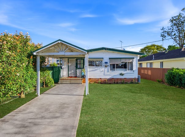 11 Blanche Street, Minto, NSW 2566